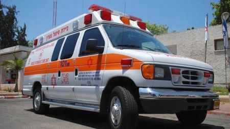 حورة: إصابة طفلين بجراح خطيرة وشاب بجراح متوسطة دهسًا بعد إنقلاب سيارة